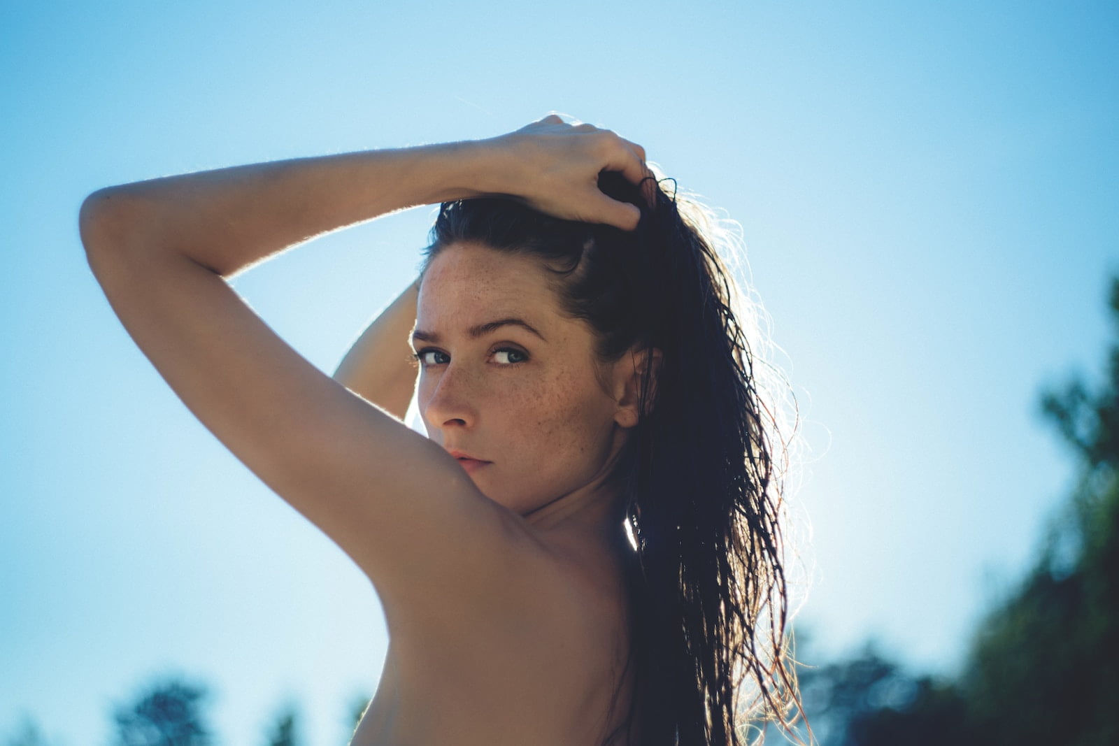 shallow focus of woman posing, peeling, yosun peeling