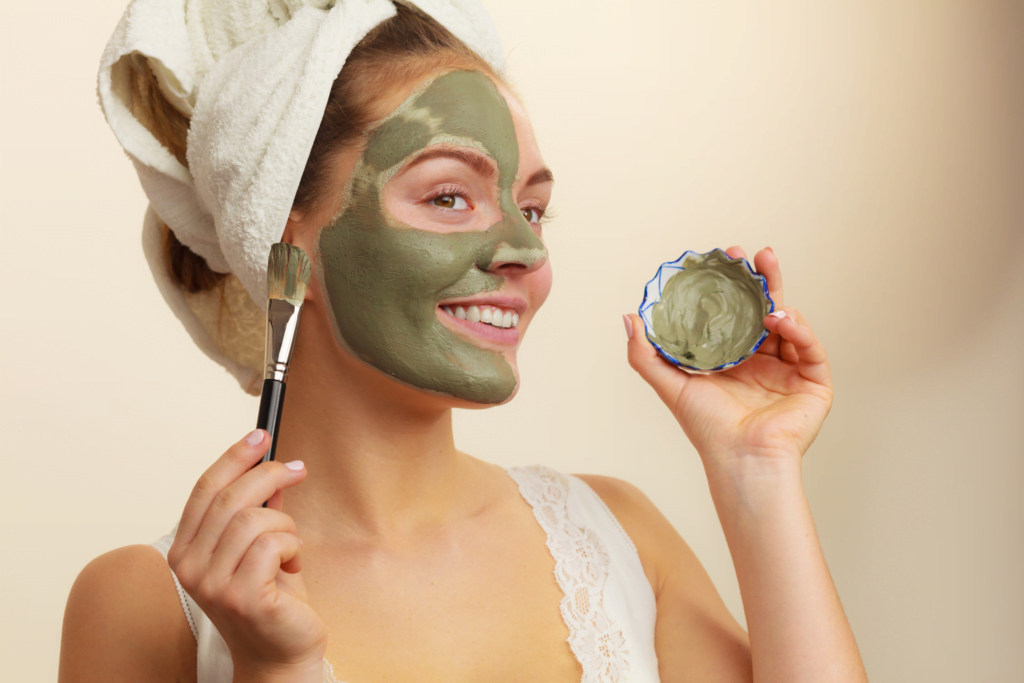 Yüz Temizleme Jeli mi Peeling mi? 4
