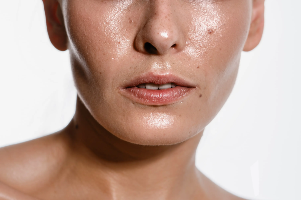 Yağlı Cilt Bakımı: Dengenin Anahtarı Regnee Anti Blemish Yosun Peeling Seti