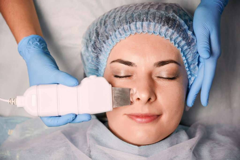 Yüz Peelingi ve Mikrodermabrazyon: Farklılıklar ve Hangisi Sizin İçin Daha İyi? 3