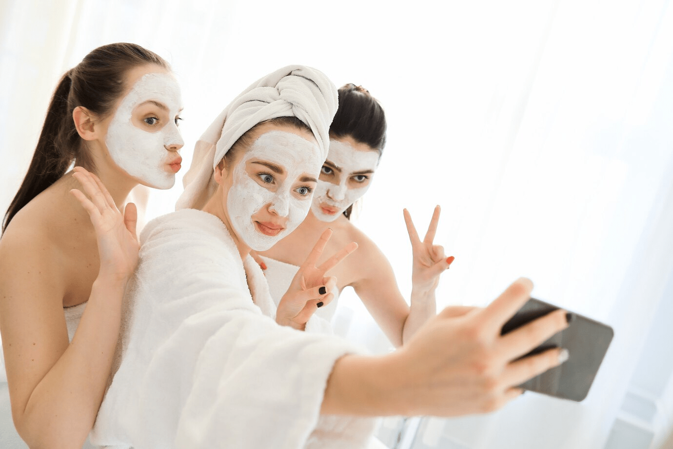 Yüz Peelingi: Doğru Yöntemler ve İpuçları