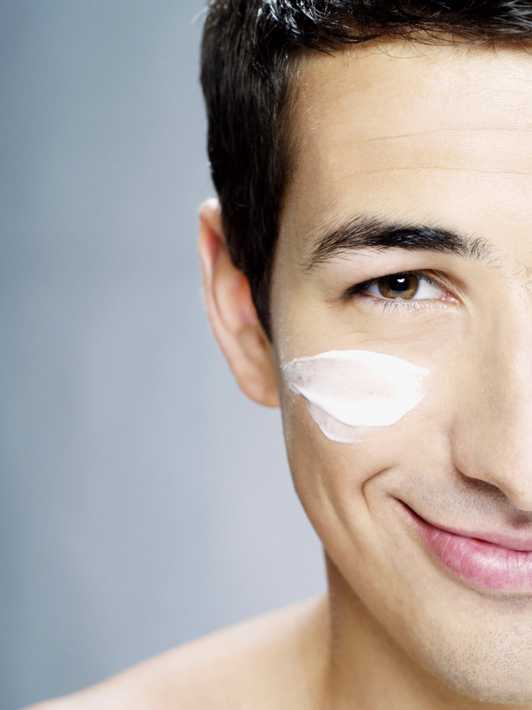 Erkekler İçin Yosun Peeling: Daha Pürüzsüz ve Daha Sağlıklı Bir Cilt İçin Doğal Çözüm