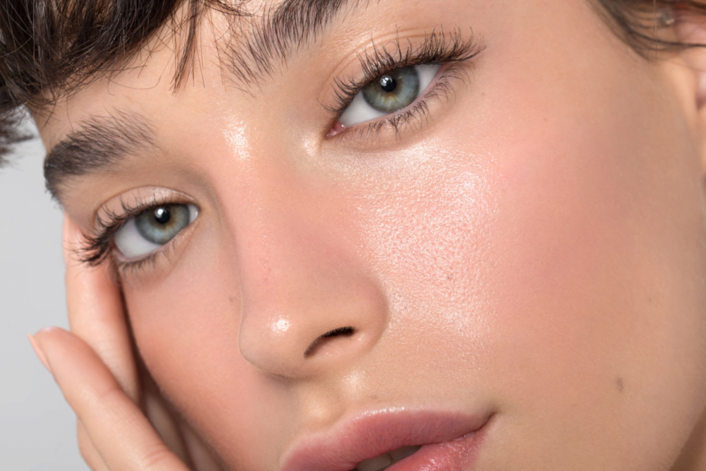 "Glass Skin" Görünümüne Kavuşun: Regnee Anti Blemish Yosun Peeling Seti ile Mükemmel Cilt Bakımı 1